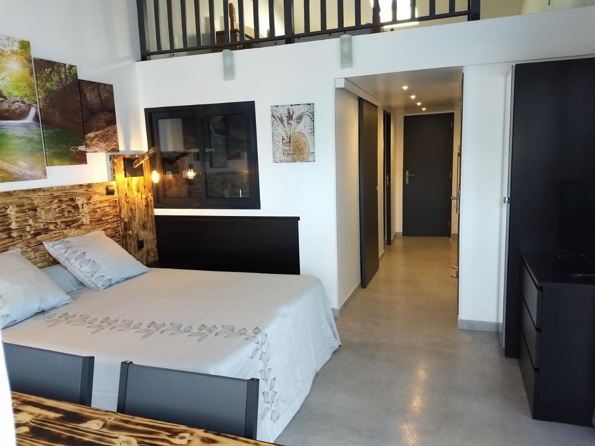 Bed and Breakfast Les Terrasses De Valensole Exterior foto