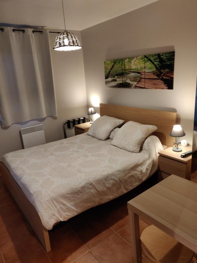 Bed and Breakfast Les Terrasses De Valensole Exterior foto