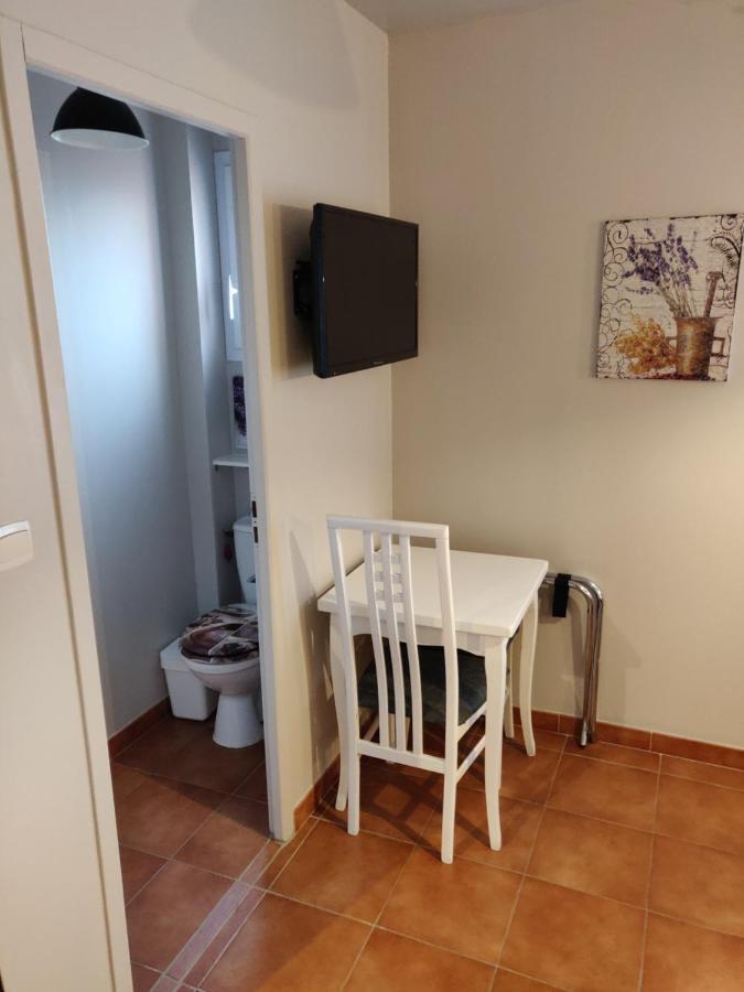 Bed and Breakfast Les Terrasses De Valensole Exterior foto