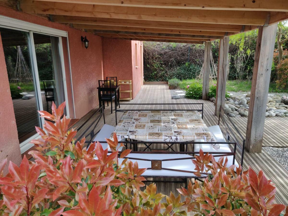 Bed and Breakfast Les Terrasses De Valensole Exterior foto